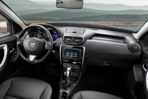 Nissan-Terrano-interior