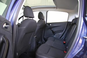 Peugeot-208-16BlueHDi-75-(17)