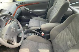 Toyota-Avensis-2006-(4)