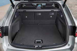 Toyota-Corolla-Touring-Sports-(7)