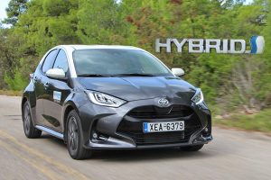 Toyota-Yaris-1.5-VS-Hybrid