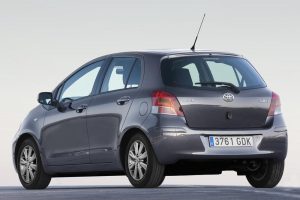 Toyota-Yaris-MK2-(10)