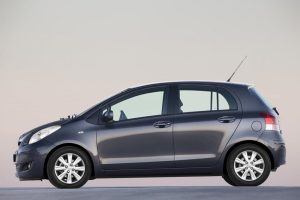 Toyota-Yaris-MK2-(9)