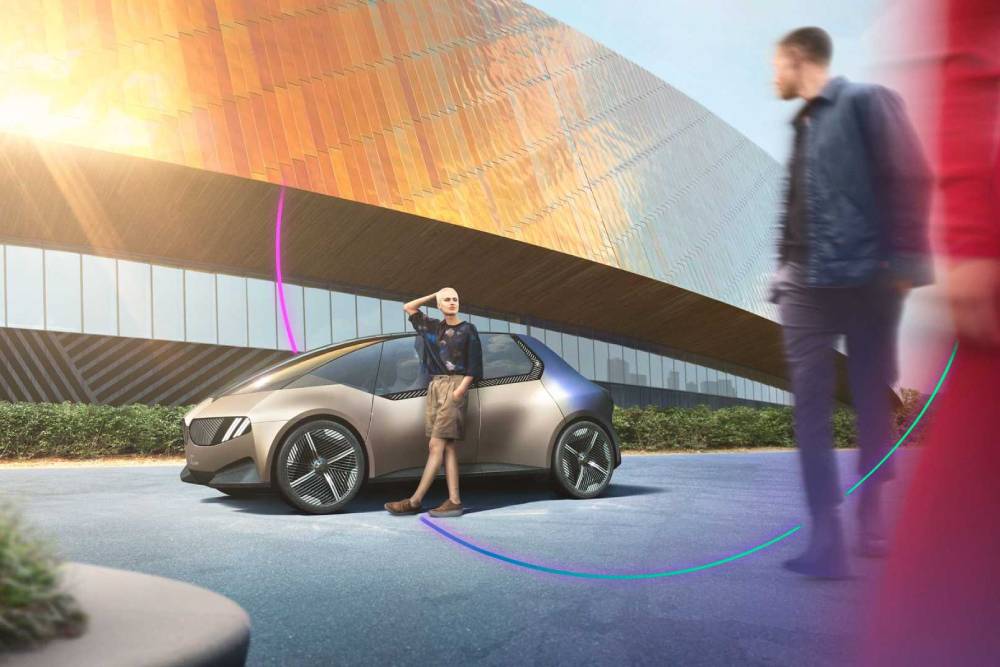 https://autogreeknews.gr/wp-content/uploads/2021/09/bmw-i-vision-circular-2021.jpg