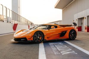 koenigsegg-jesko-1600-hp-hypercar-heads-to-dubai-f
