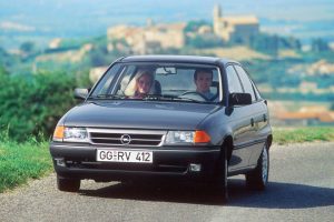 opel_astra_gls_5-door_37