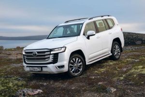 toyota-land-cruiser-300- (2)