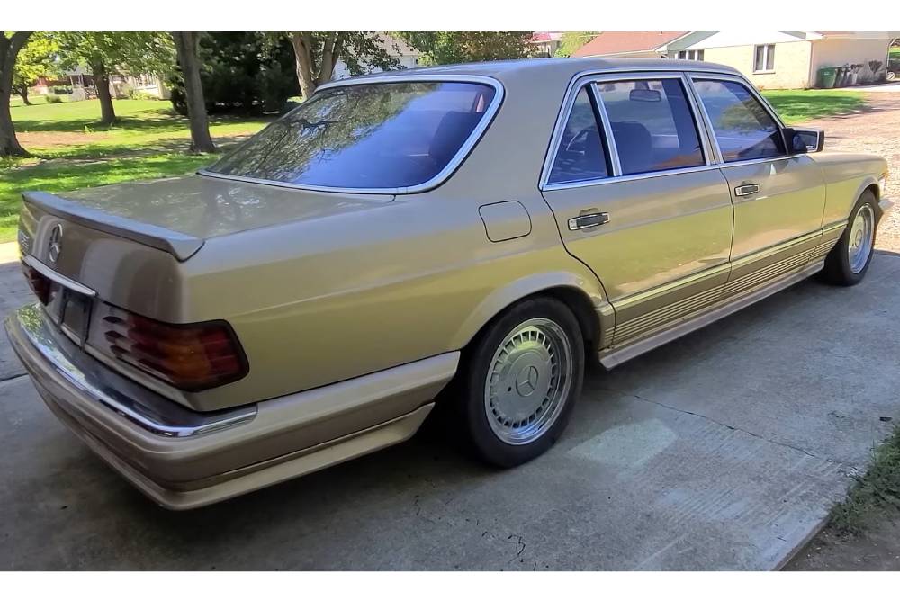 https://autogreeknews.gr/wp-content/uploads/2021/09/ultra-rare-mercedes-benz-500-sel-amg-comes-out-of-1.jpg