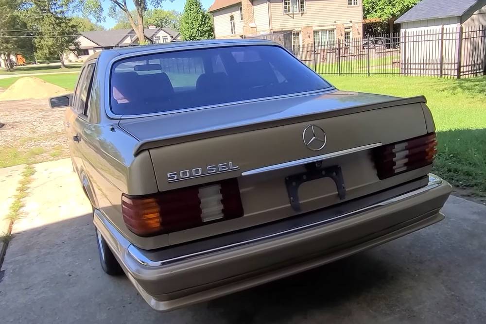 https://autogreeknews.gr/wp-content/uploads/2021/09/ultra-rare-mercedes-benz-500-sel-amg-comes-out-of-2.jpg