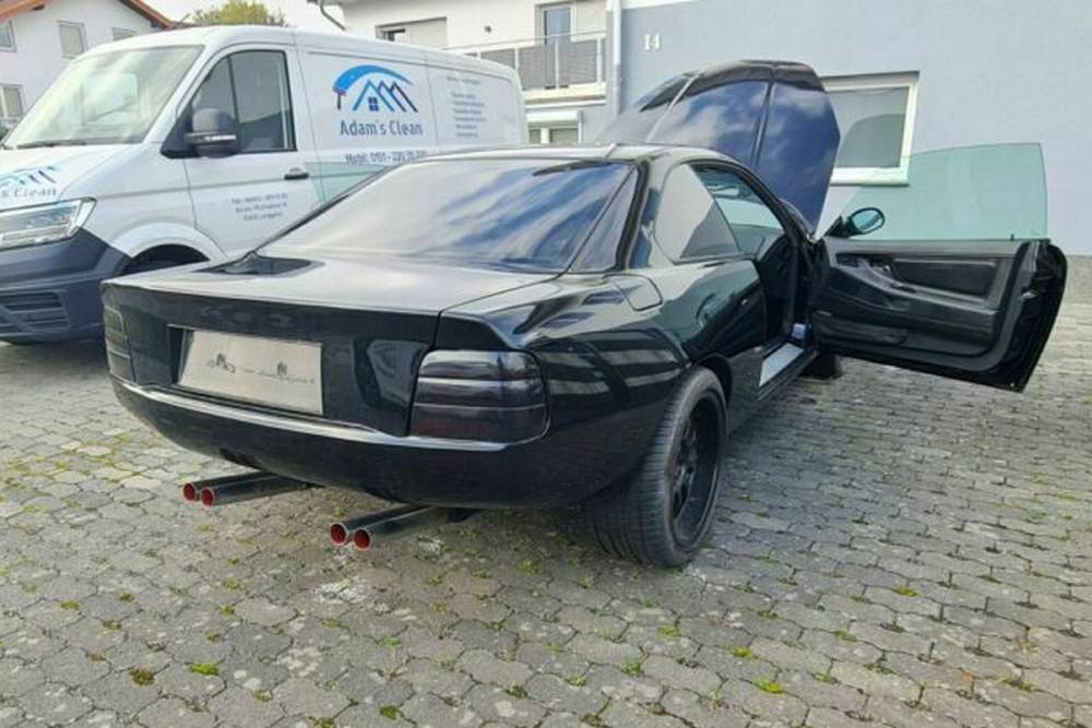 https://autogreeknews.gr/wp-content/uploads/2021/10/1993-BMW-850Ci-Custom-Conversion-3.jpg