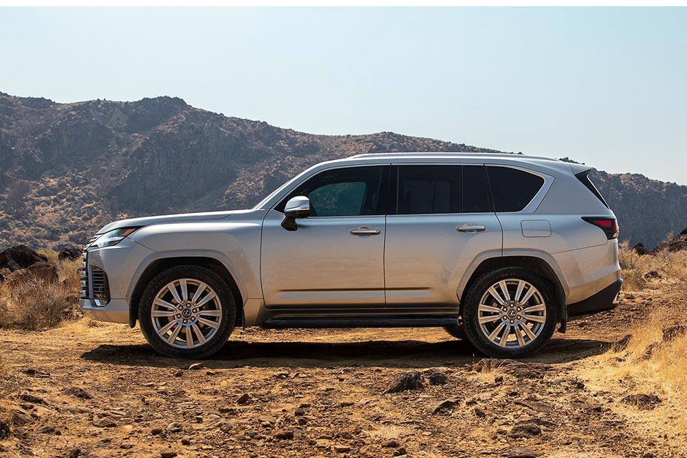 https://autogreeknews.gr/wp-content/uploads/2021/10/2022-Lexus-LX-6.jpg