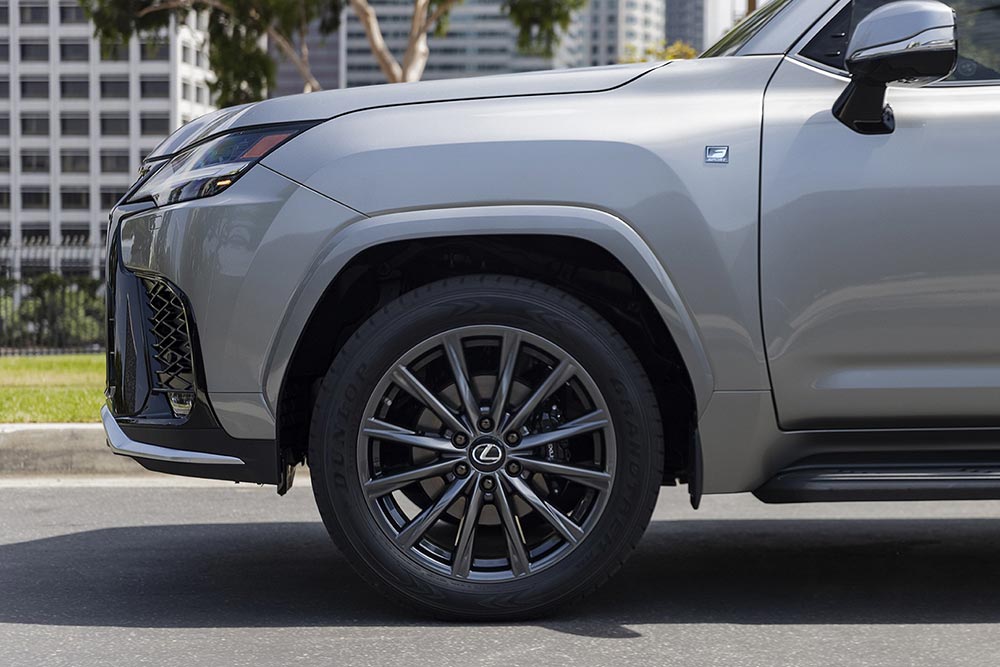 https://autogreeknews.gr/wp-content/uploads/2021/10/2022-Lexus-LX-7.jpg