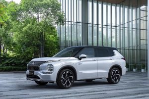 2022-Mitusbishi-Outlander-PHEV-1