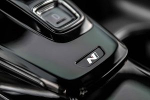 2022-hyundai-sonata-n-line-night-edition-console