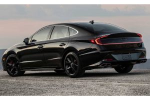2022-hyundai-sonata-n-line-night-edition-rear-corn