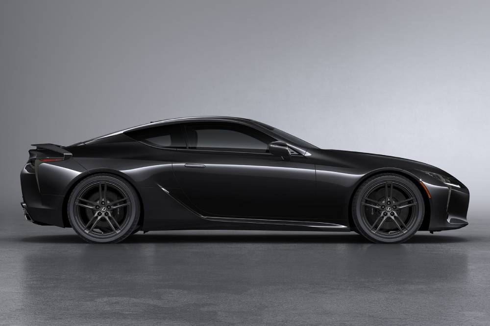 https://autogreeknews.gr/wp-content/uploads/2021/10/2022-lexus-lc-black-inspiration-edition-5.jpg