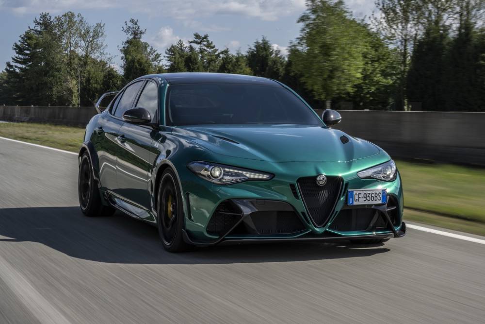 https://autogreeknews.gr/wp-content/uploads/2021/10/Alfa_Romeo_Giulia_GTAm_20.jpg