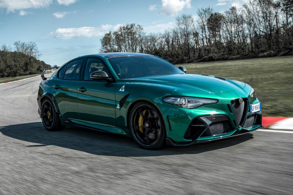 https://autogreeknews.gr/wp-content/uploads/2021/10/Alfa_Romeo_Giulia_GTAm_25.jpg