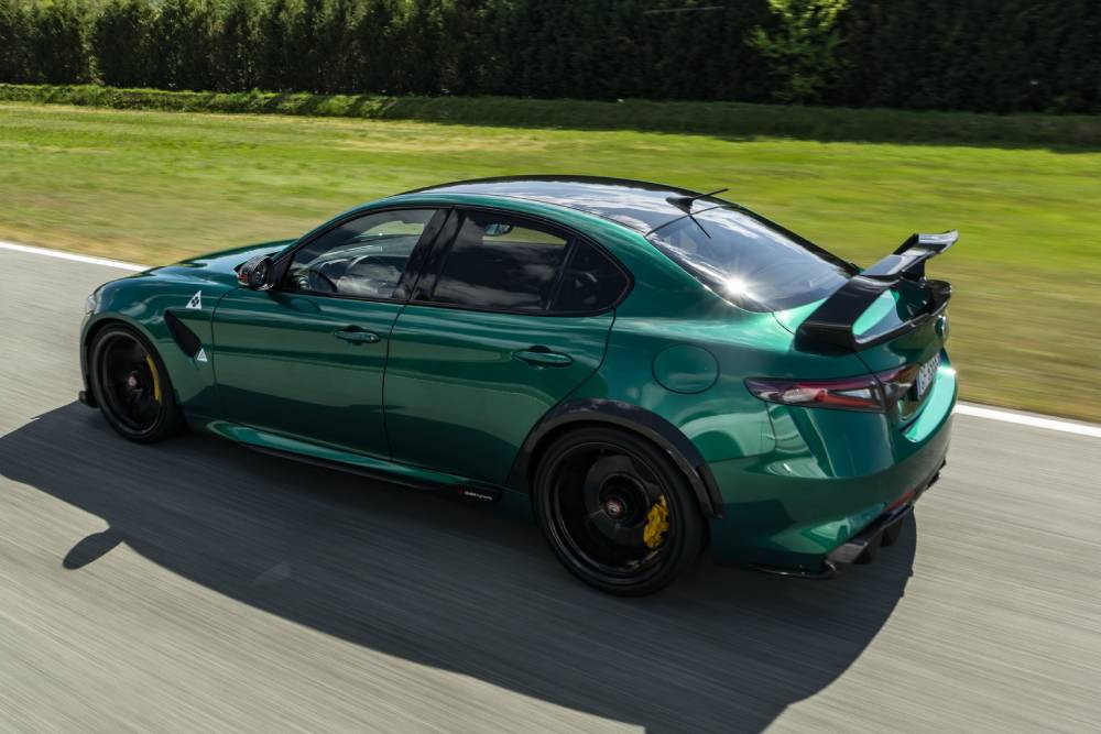 https://autogreeknews.gr/wp-content/uploads/2021/10/Alfa_Romeo_Giulia_GTAm_34.jpg