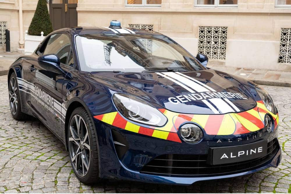 https://autogreeknews.gr/wp-content/uploads/2021/10/Alpine-A110-French-Police-10.jpg
