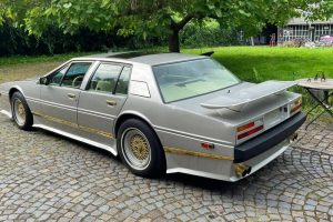 Aston_Martin_Lagonda_1985_Saddam_Hussein (7)