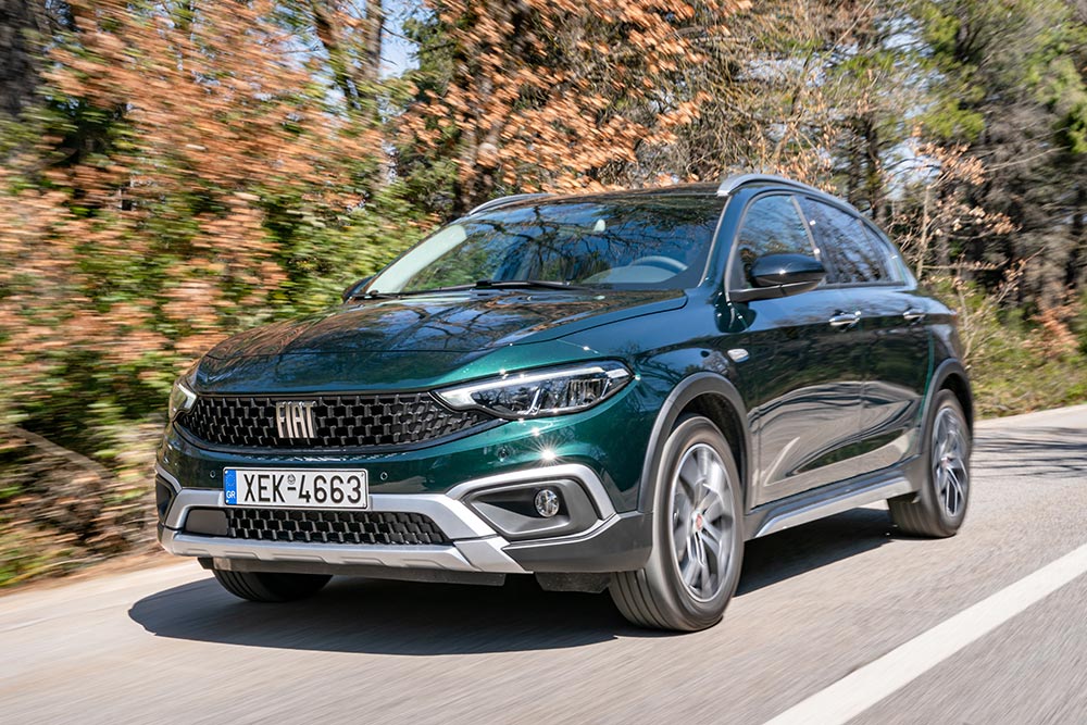 https://autogreeknews.gr/wp-content/uploads/2021/10/Fiat-Tipo-Cross-2021-1a.jpg
