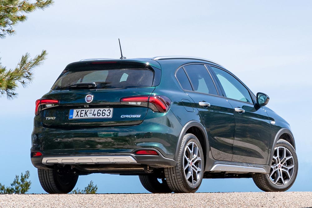 https://autogreeknews.gr/wp-content/uploads/2021/10/Fiat-Tipo-Cross-2021-3a.jpeg