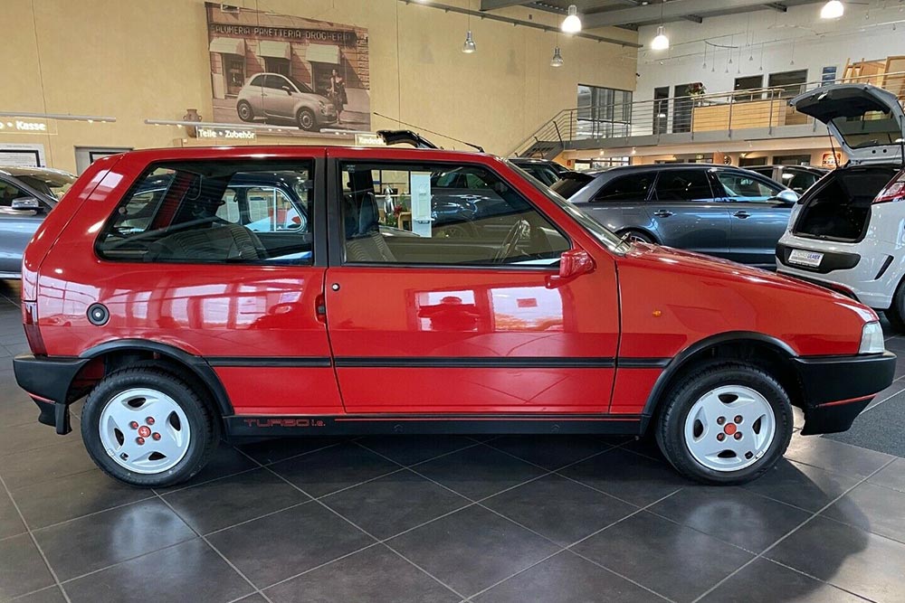 https://autogreeknews.gr/wp-content/uploads/2021/10/Fiat-Uno-Turbo-1992-5.jpg
