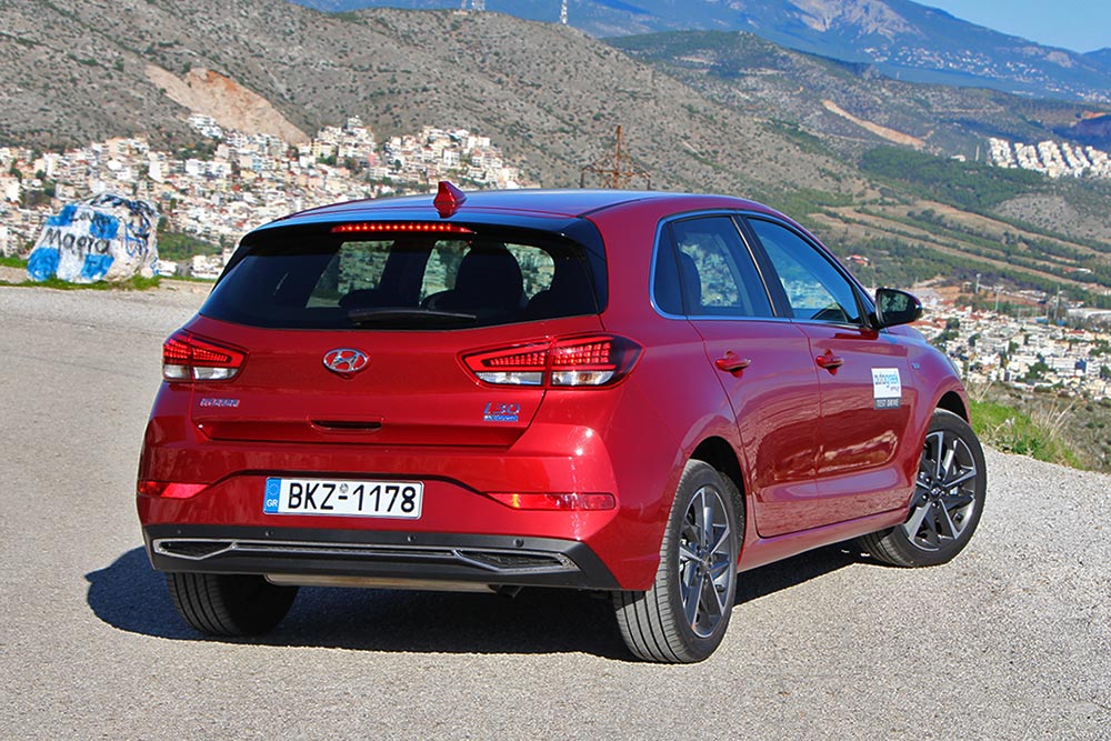 https://autogreeknews.gr/wp-content/uploads/2021/10/Hyundai-i30-facelift-2.jpg