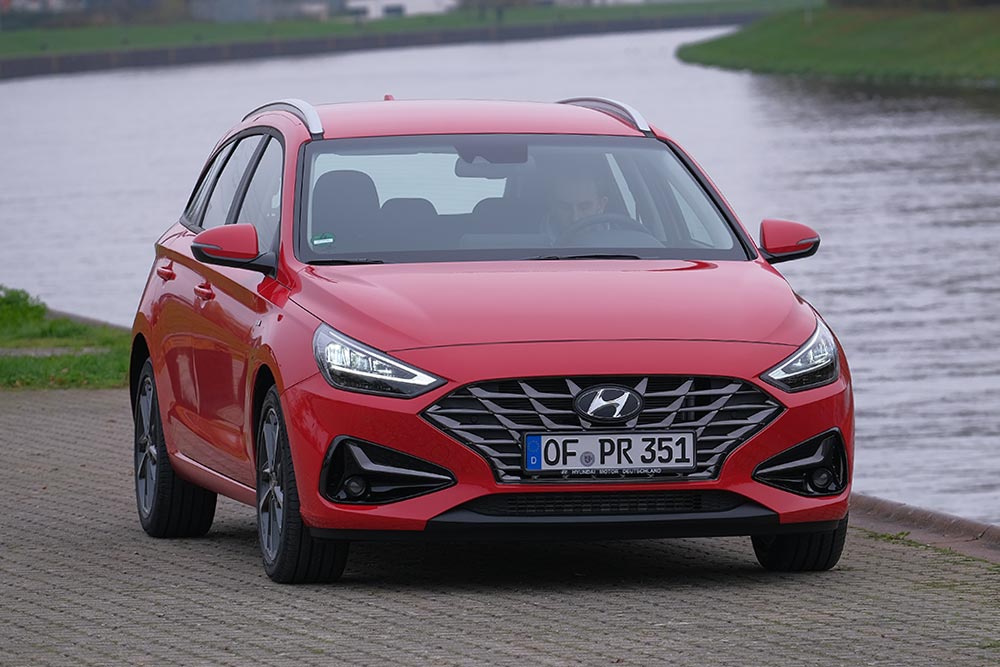 https://autogreeknews.gr/wp-content/uploads/2021/10/Hyundai_i30_Tourer-7.jpg