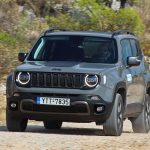 Jeep-Renegade-4xe-Trailhawk-(1)