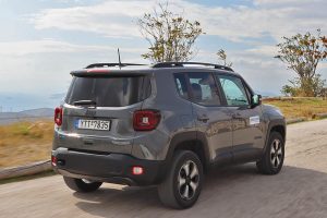 Jeep-Renegade-4xe-Trailhawk-(37)