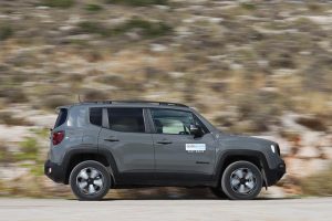 Jeep-Renegade-4xe-Trailhawk-(4)