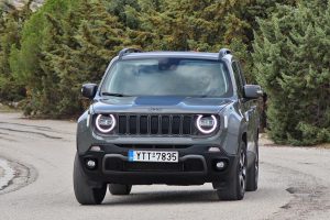 Jeep-Renegade-4xe-Trailhawk-(40)