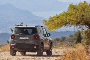Jeep-Renegade-4xe-Trailhawk-(47)