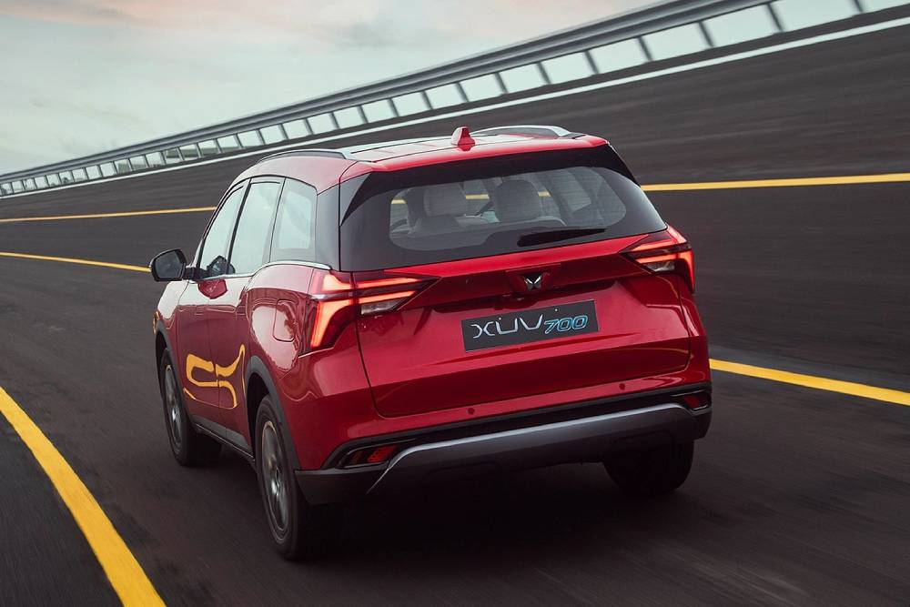 https://autogreeknews.gr/wp-content/uploads/2021/10/Mahindra_XUV700_2021-11.jpg