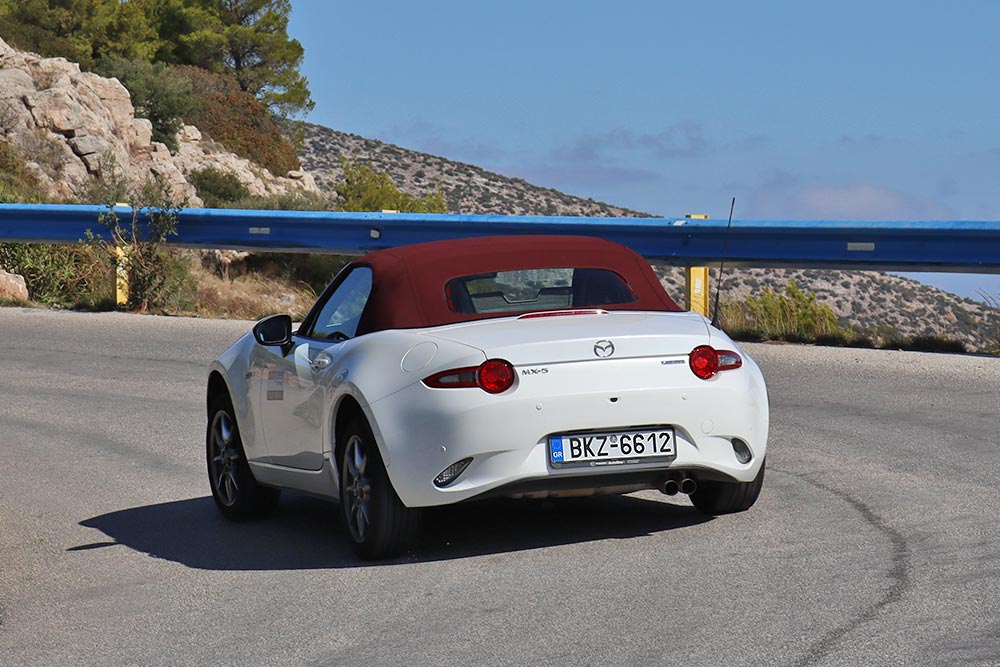 https://autogreeknews.gr/wp-content/uploads/2021/10/Mazda-MX-5-1-18.jpg