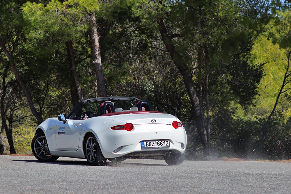 https://autogreeknews.gr/wp-content/uploads/2021/10/Mazda-MX-5-1-33.jpg