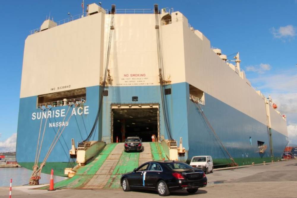 https://autogreeknews.gr/wp-content/uploads/2021/10/Mercedes-Cargo-Ship.jpg