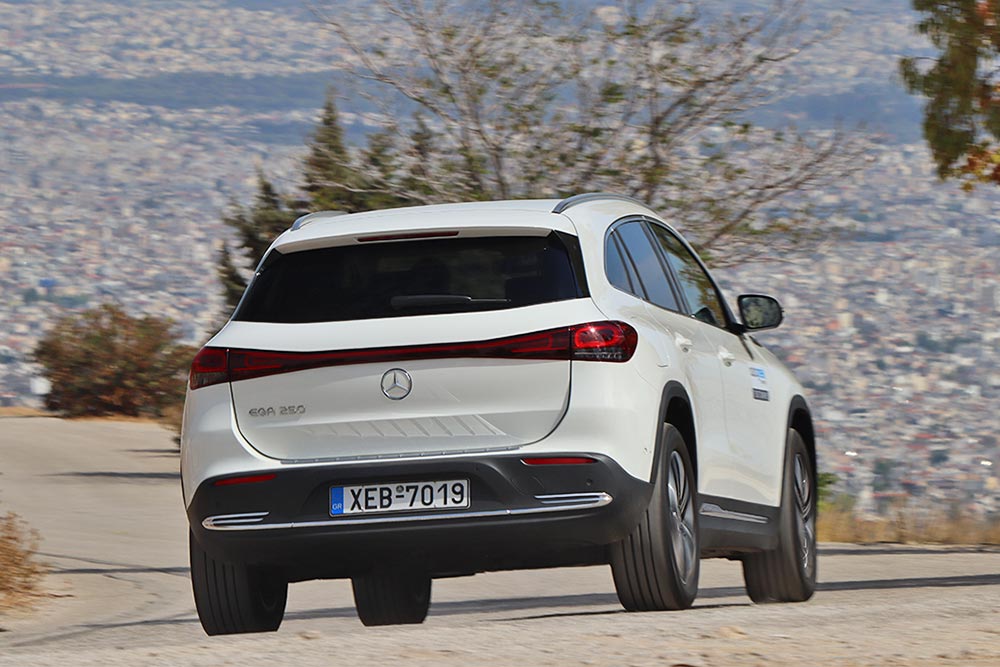 https://autogreeknews.gr/wp-content/uploads/2021/10/Mercedes-EQA-250-4.jpg