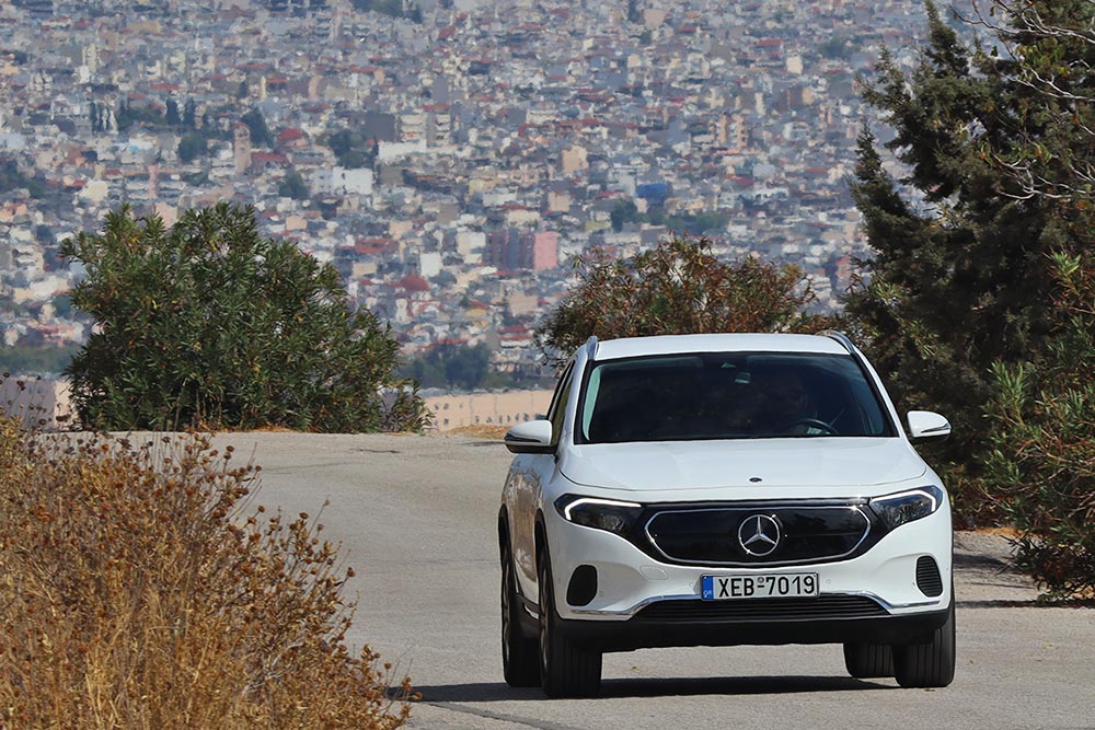 https://autogreeknews.gr/wp-content/uploads/2021/10/Mercedes-EQA-250-5.jpg