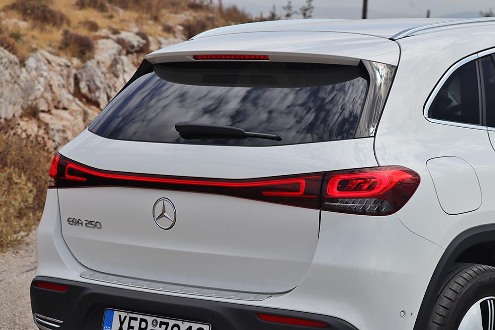 https://autogreeknews.gr/wp-content/uploads/2021/10/Mercedes-EQA-250-50.jpg