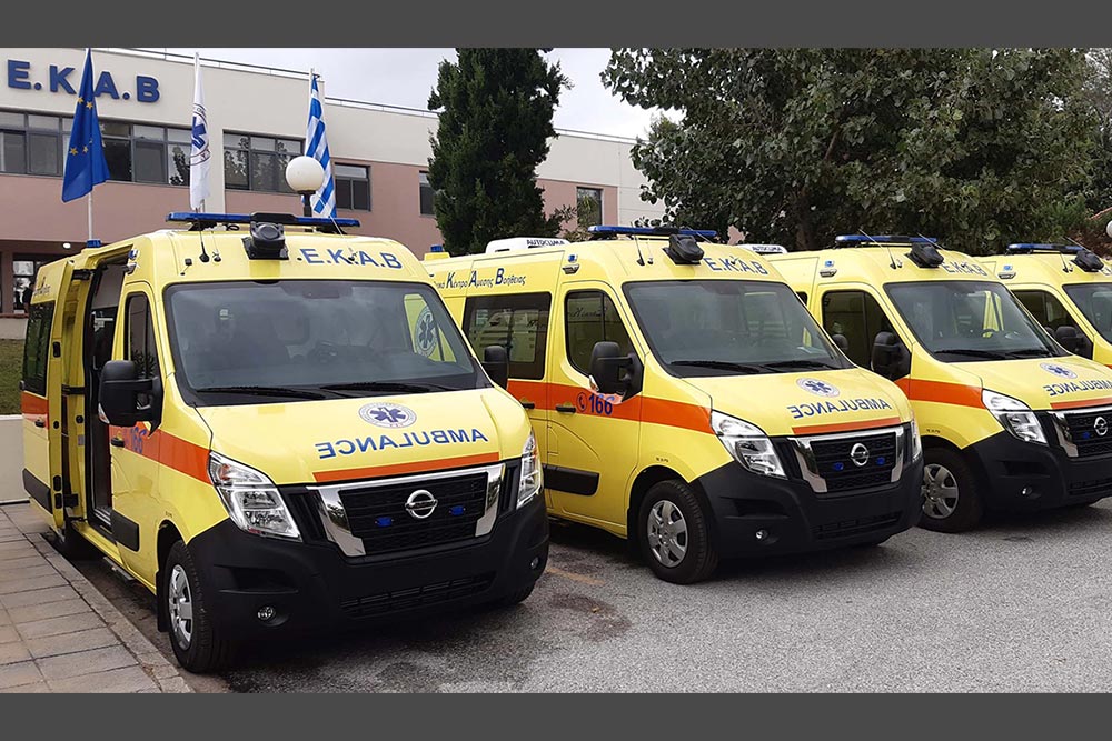 25 ασθενοφόρα Nissan NV400 για το ΕΚΑΒ