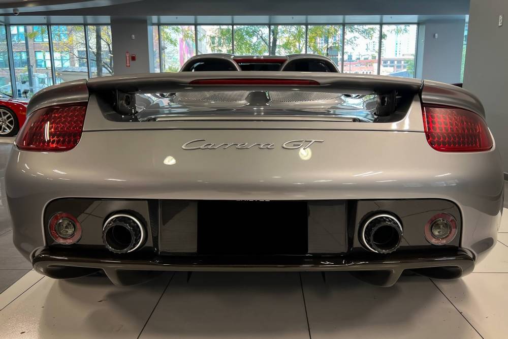 https://autogreeknews.gr/wp-content/uploads/2021/10/Porsche-Carrera-GT-4.jpg