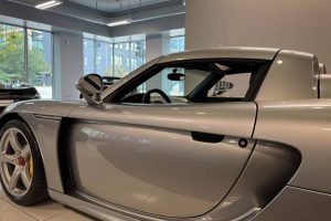 Porsche-Carrera-GT-9