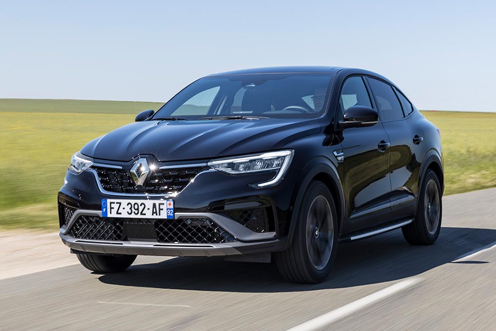 https://autogreeknews.gr/wp-content/uploads/2021/10/Renault-ARKANA-5.jpg