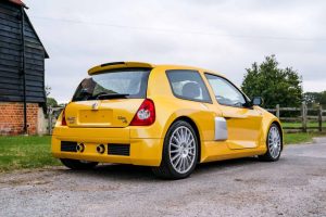 Renault-Clio-V6-4