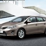 Toyota-Auris-2012-(1)