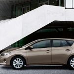 Toyota-Auris-2012-(2)