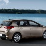 Toyota-Auris-2012-(5)